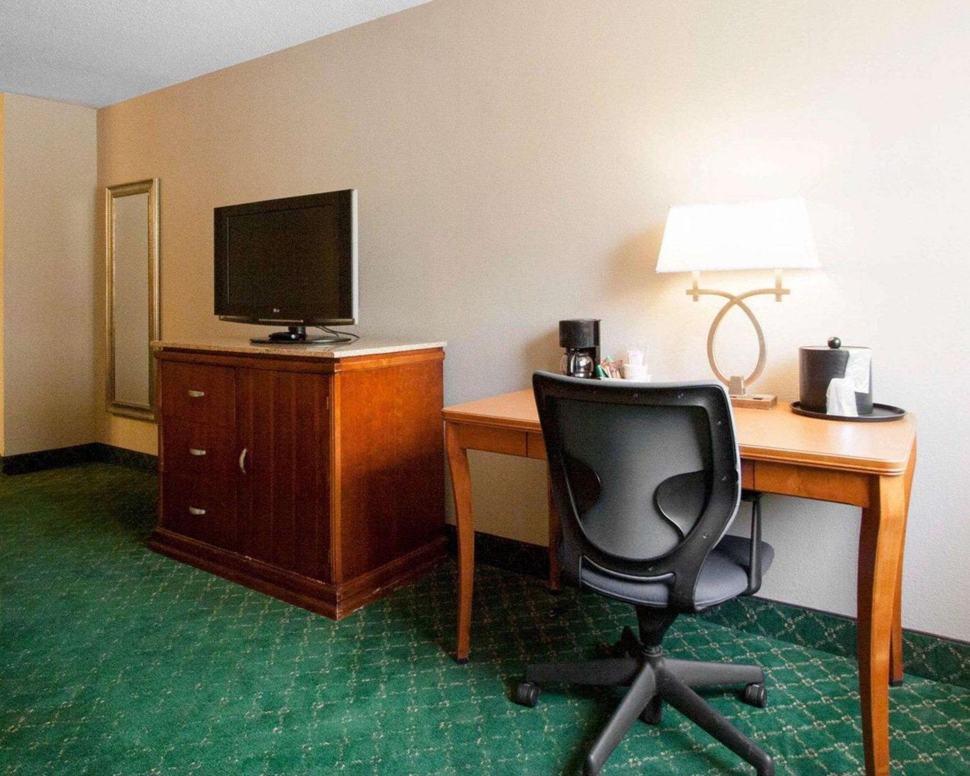 Quality Inn Cairo I-57 Exteriör bild